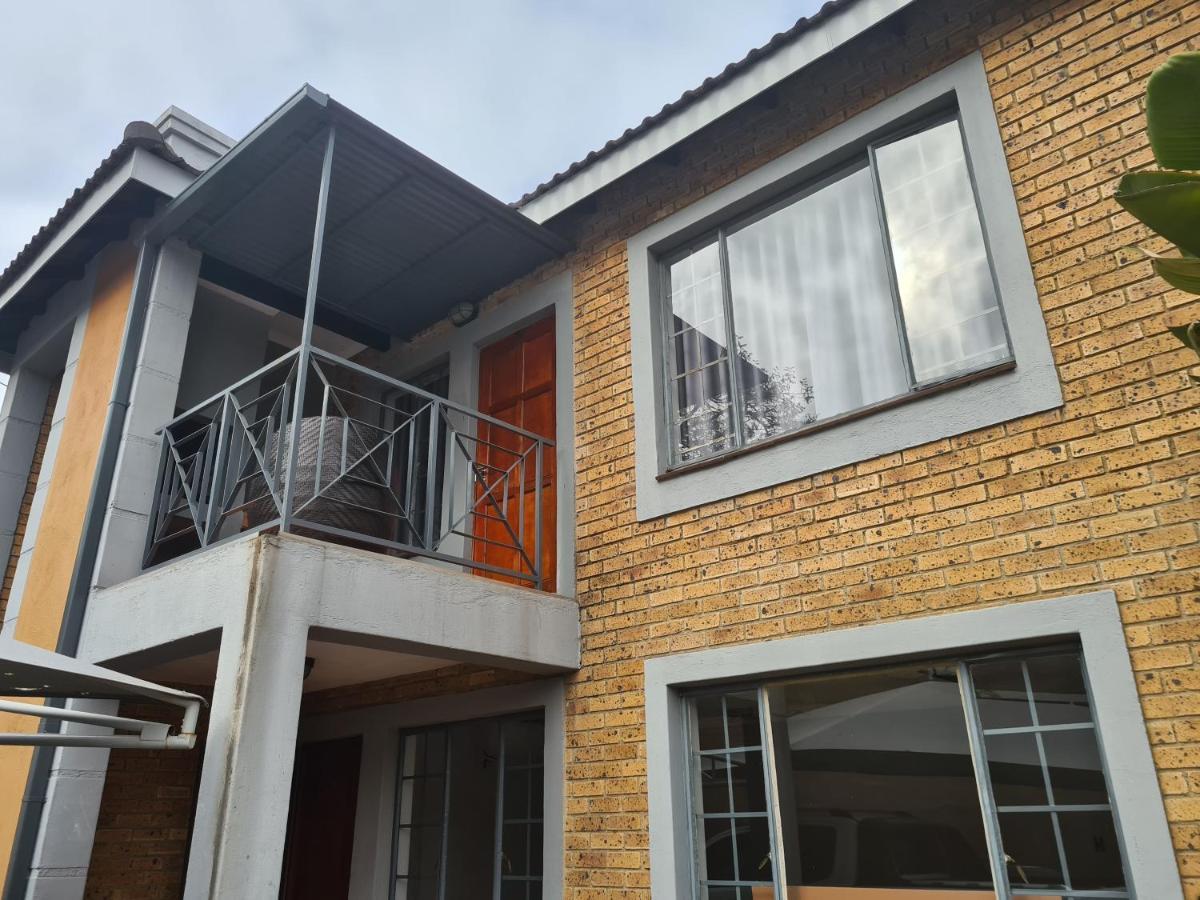 Villa Casa Lifestyle Mbombela Exterior photo